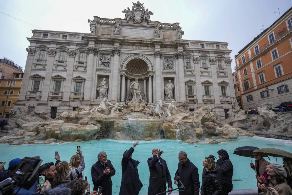 Trevi Fountain in Rome receives visitors after its reopening&nbsp;“#&nbsp;