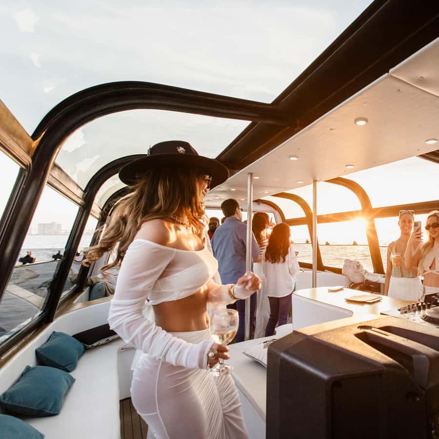 Lisbon: Sunset Boat Tour with Music and&nbsp;Drinks
